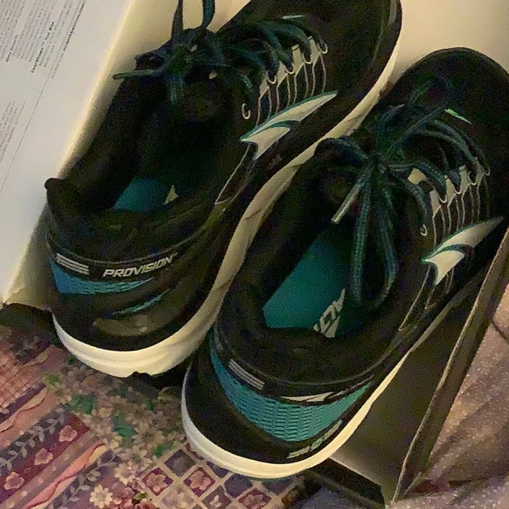 Altra provision 3.0Black and Teal Sports Shoes. Size 7 - Picture 2 of 5